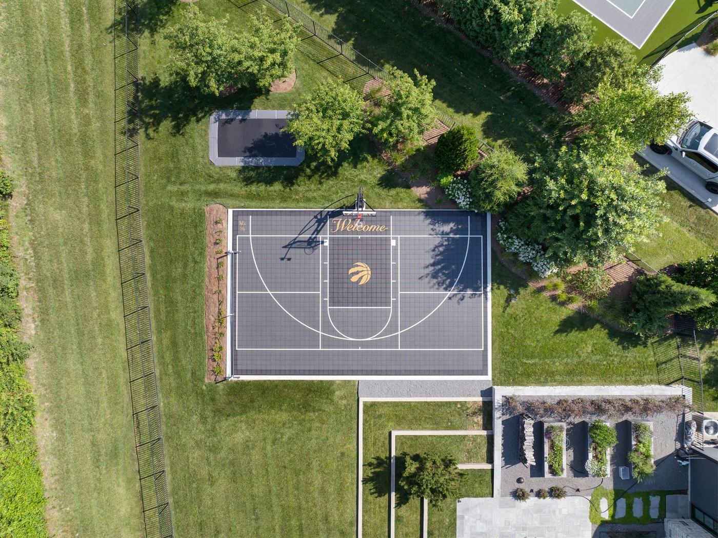 Professional backyard basketball court
